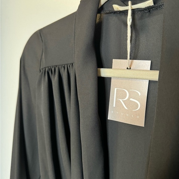 Solid chiffon surplice bodysuit - Picture 4 of 4